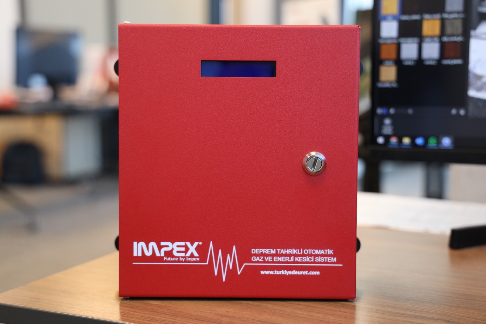 IMPEX Sismik Monitör deprem alarm cihazı ön görünüm